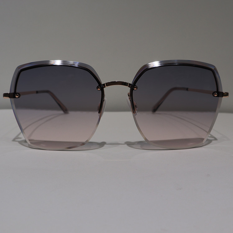 Oversized Polarized Sunglasses Butterfly Shape , Polygon Anti Glare And Polarized Sunglasses